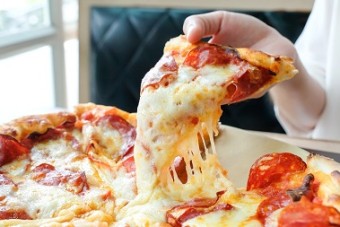 مزایا و معایب پنیر پیتزا